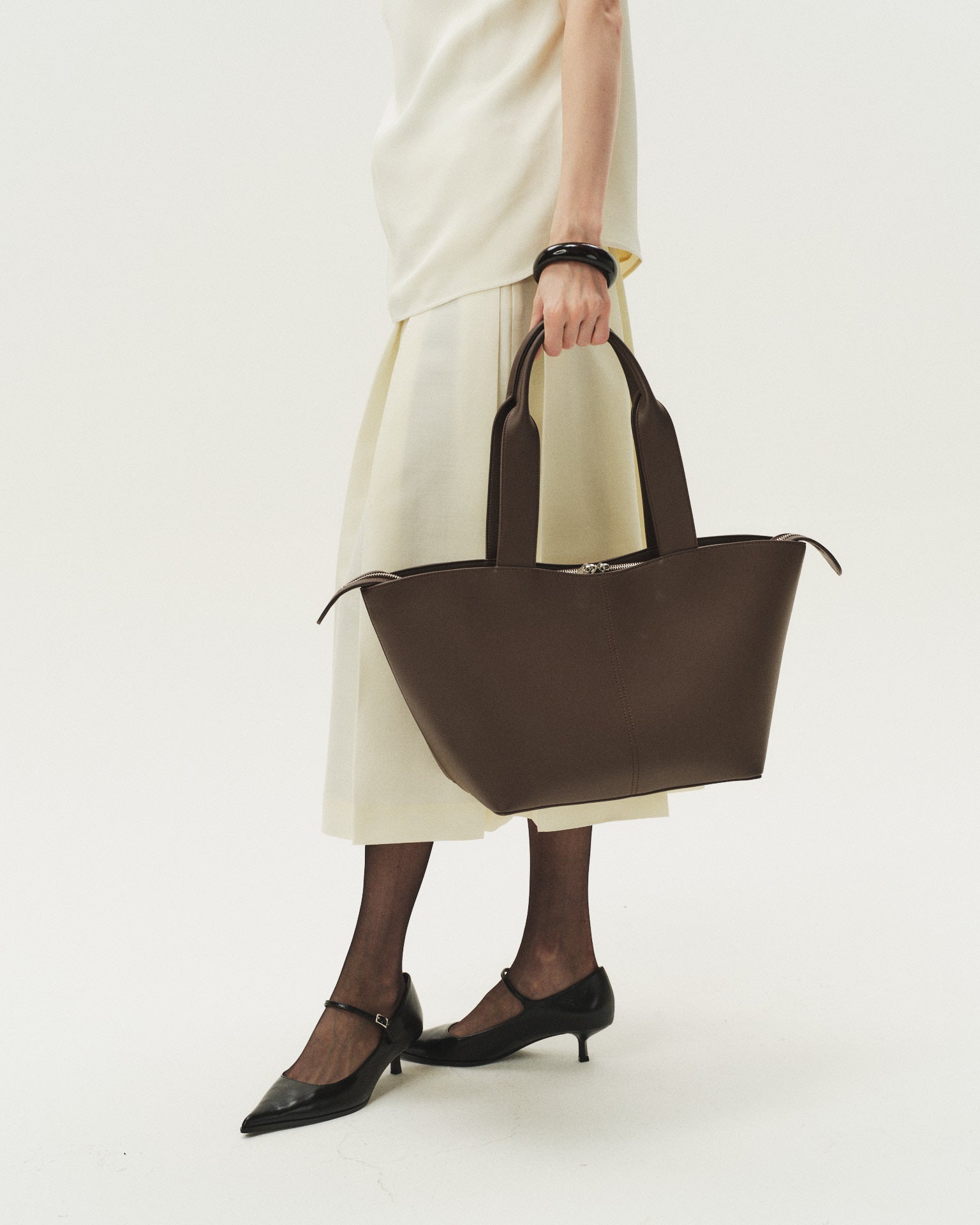 The Bleecker Tote Nav Collection