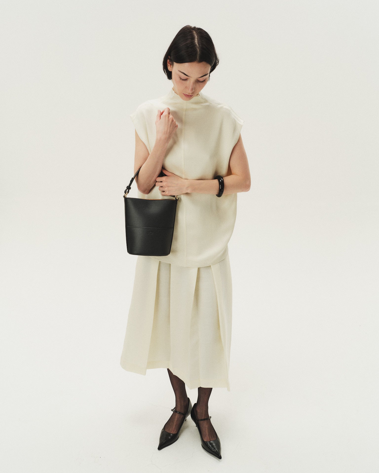 【selva secreta】Bucket tote bag(black) selva secreta】3-layer TOTE BAG(black×white logo)(BIG-size)