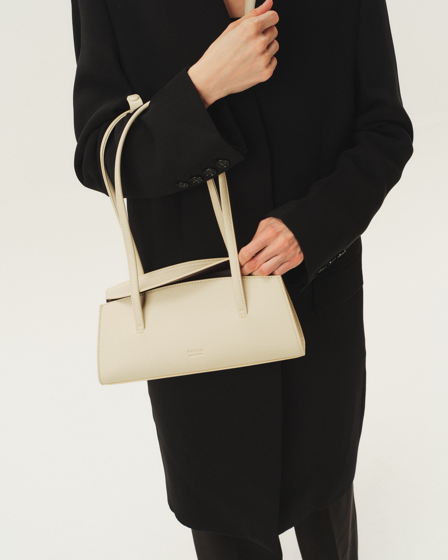 Freja New York ヘイリー・ビーバー愛用 Caroline バッグ Caroline Bag Black
