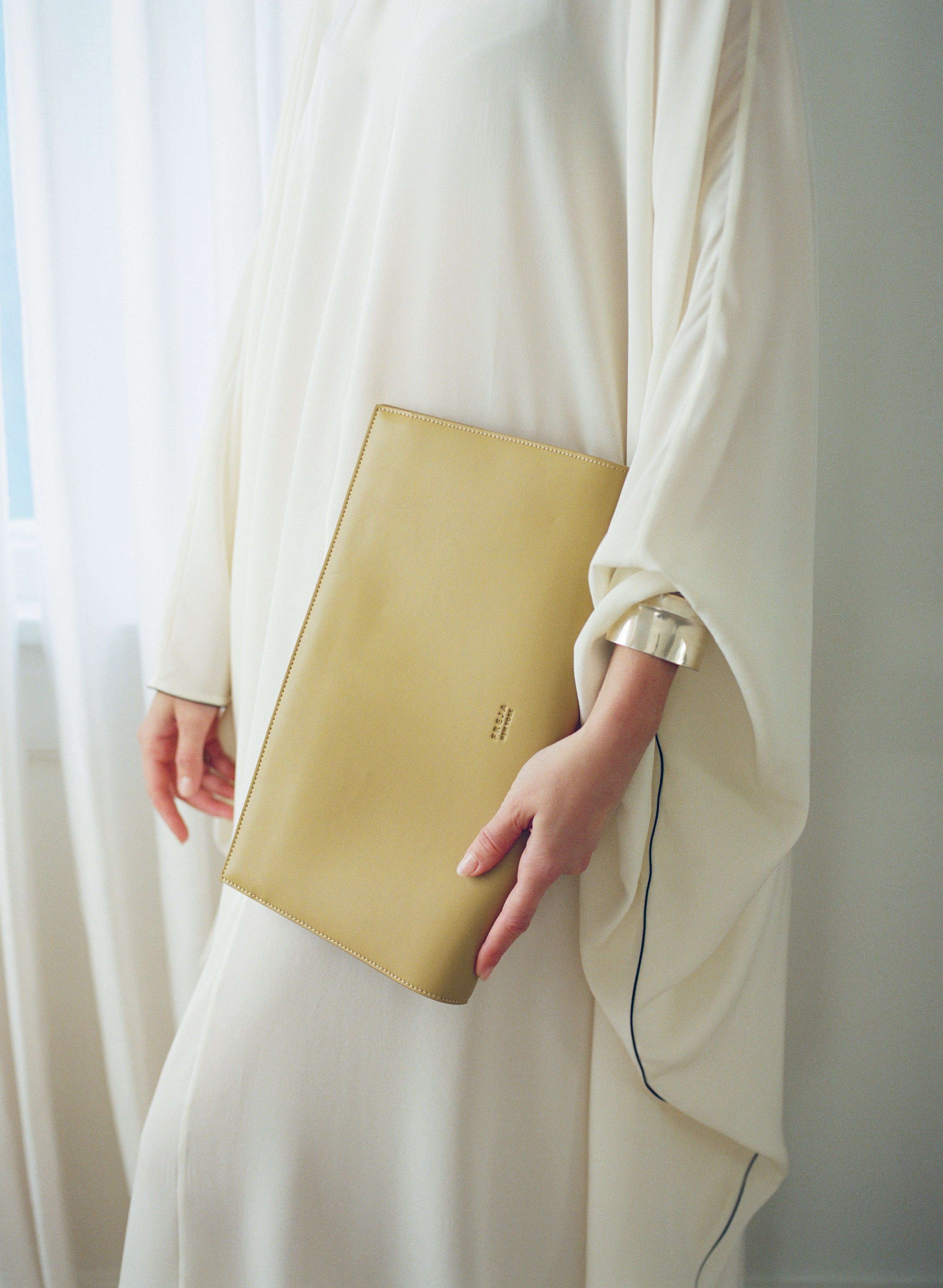 Slim Clutch Cashew