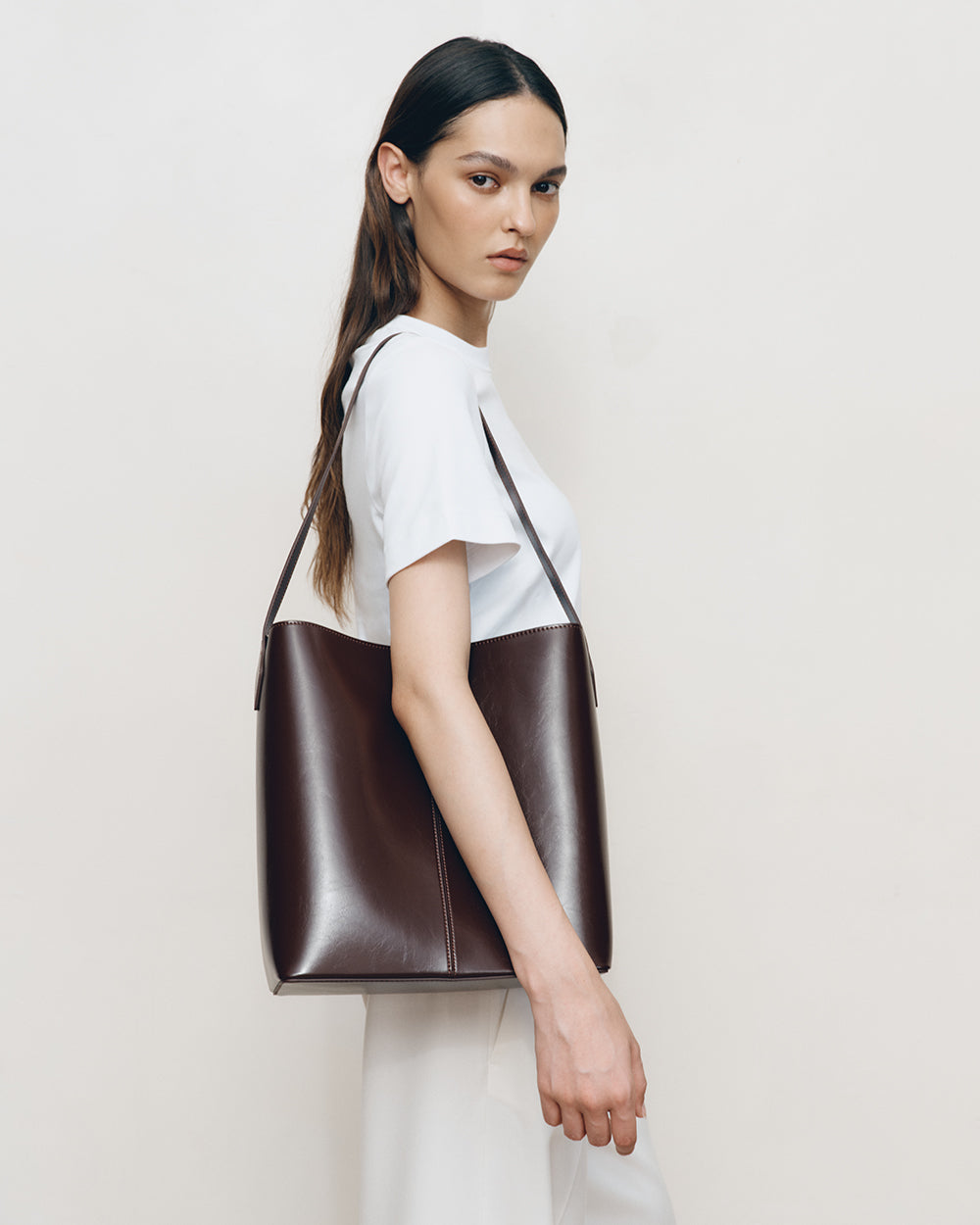 Kaia Bag Raisin Gloss