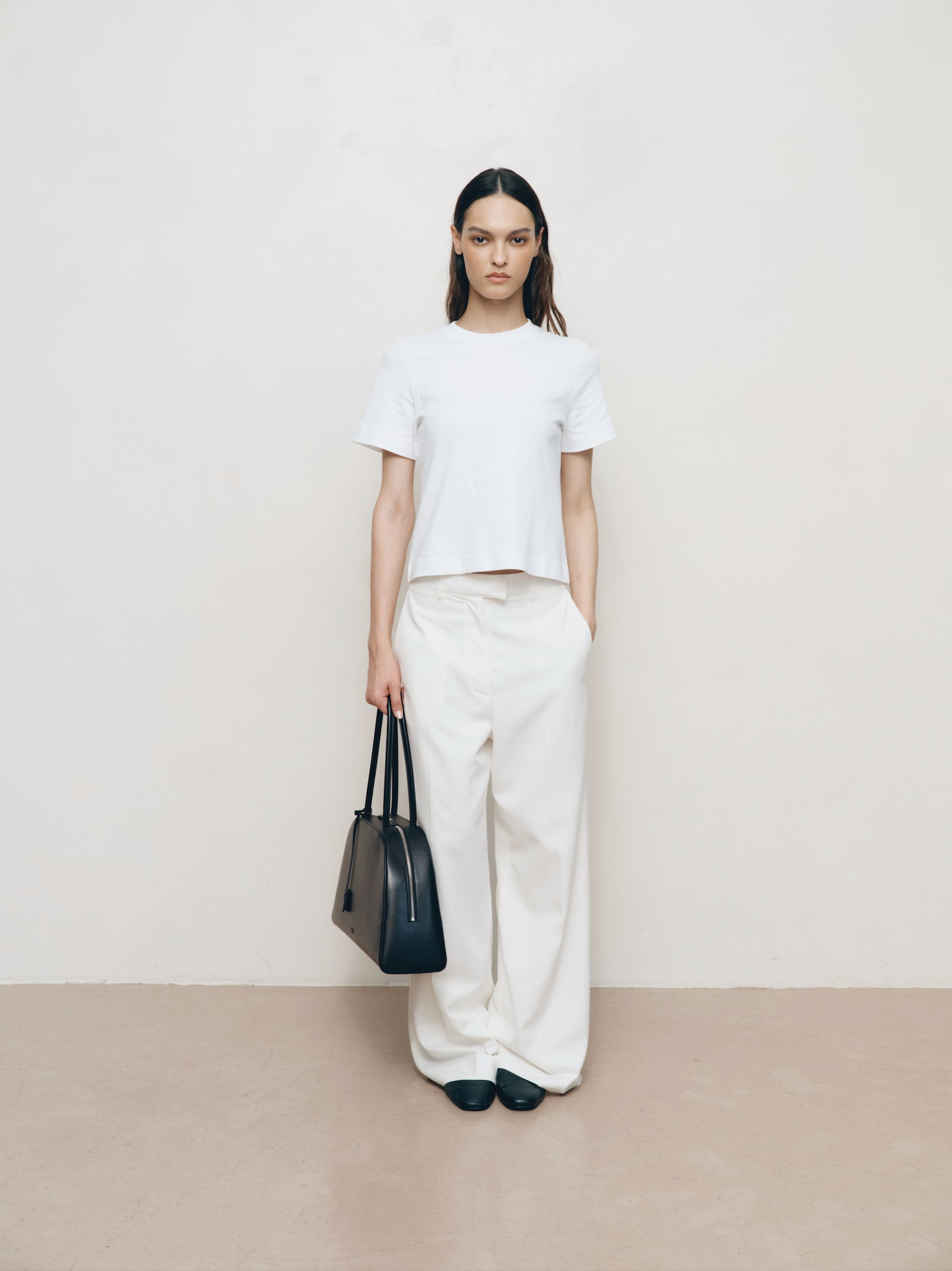 Alma Bag Tall Black Gloss