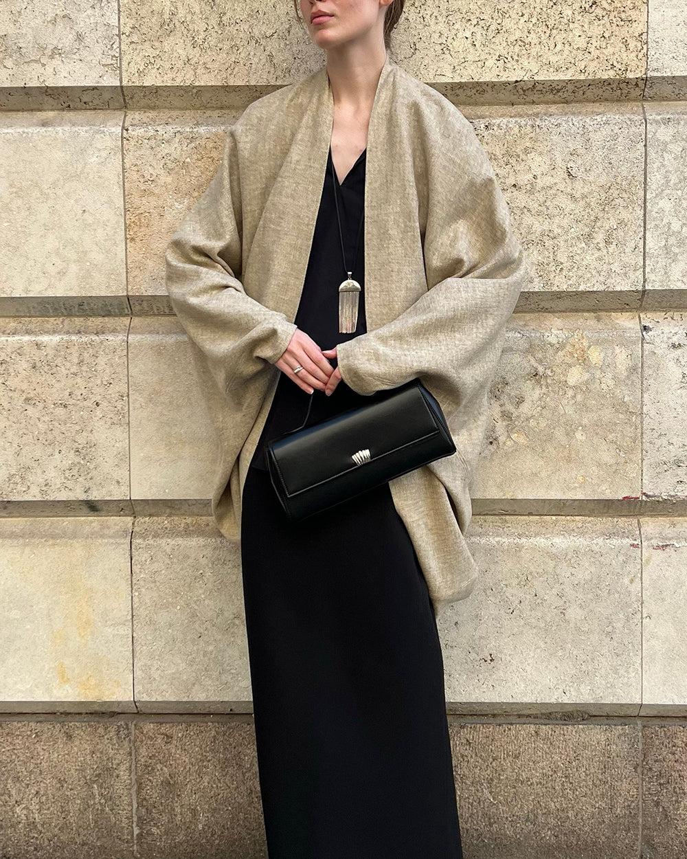 Shell Clutch Black Gloss