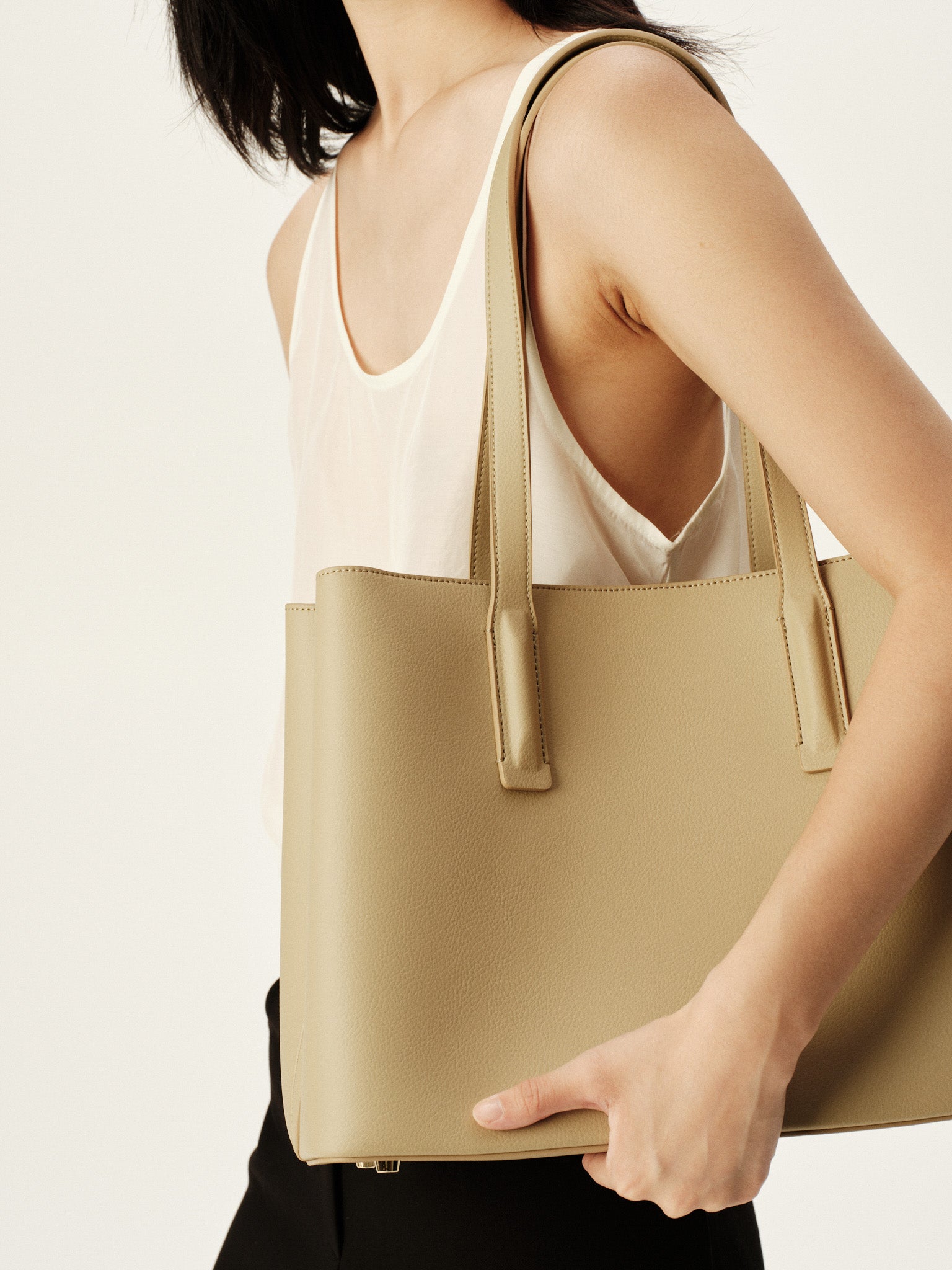 Linnea Tote Latte - Luxury Vegan Work Tote