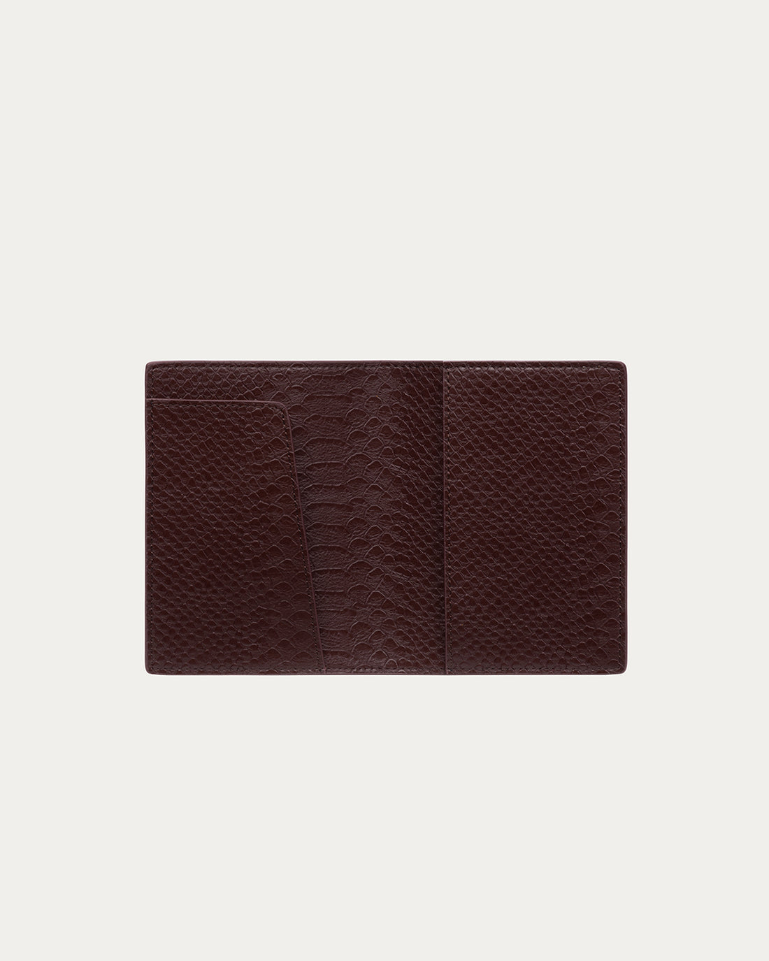 Passport Cover Berry Croc