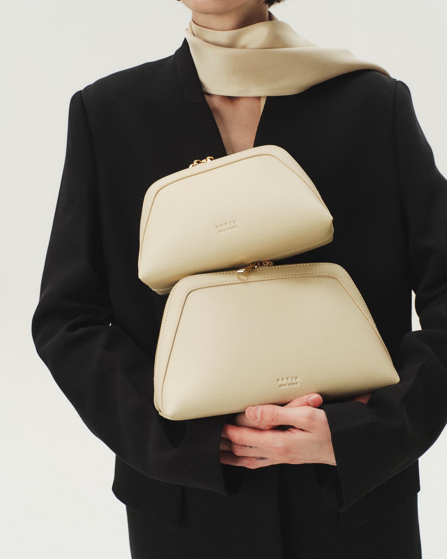 Travel Pouch 10 Black