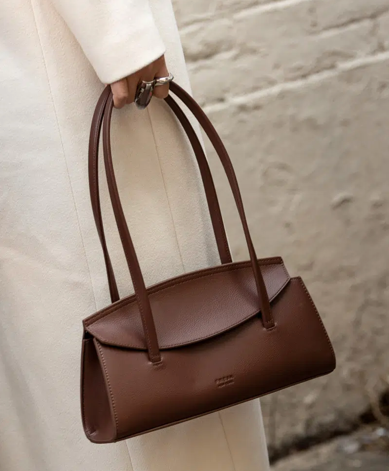 Freja New York Lafayette Tote Pecan, Women's Fashion, Bags & Wallets, Tote  Bags on Carousell