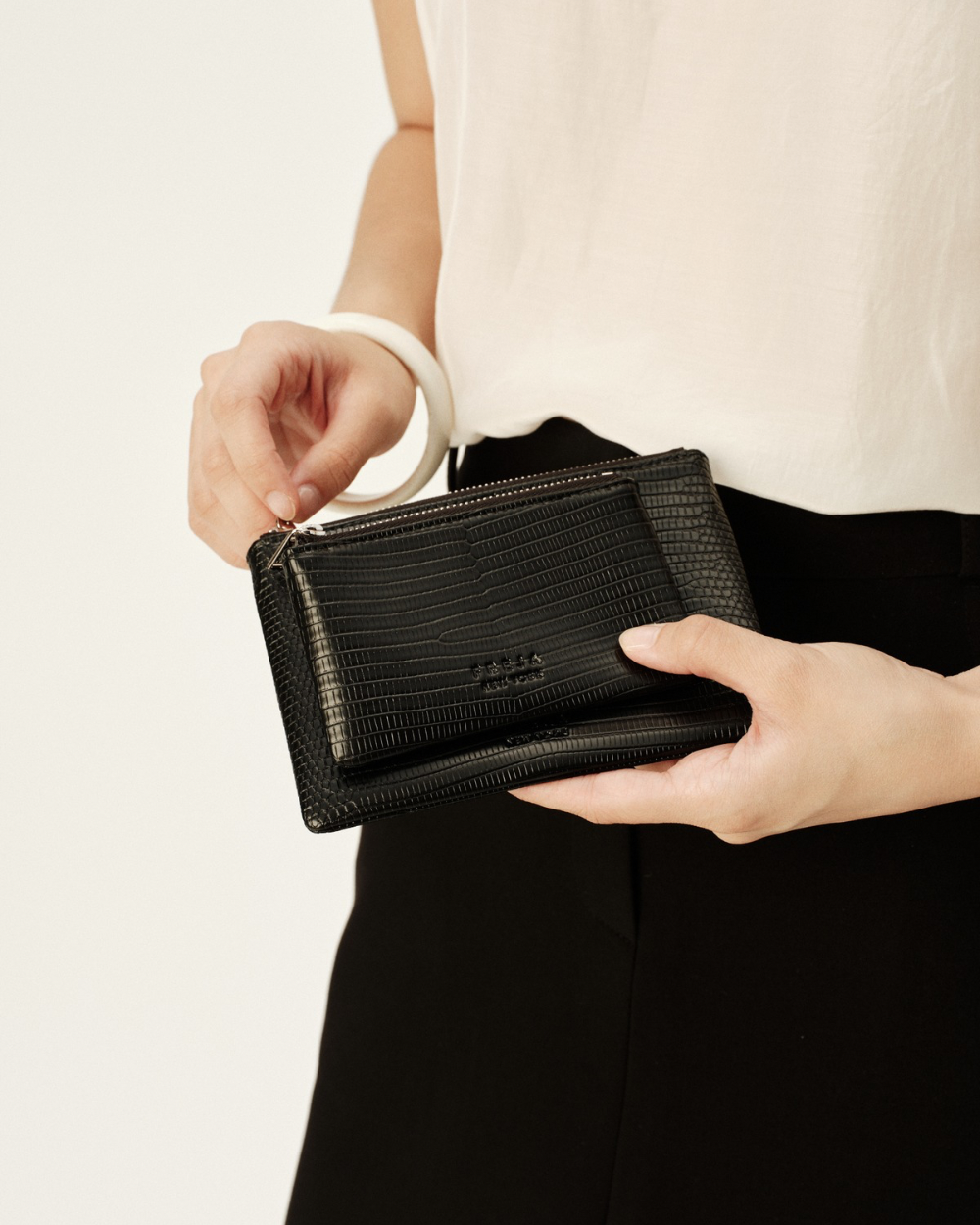 Zip Pouch 8 Black Lizard