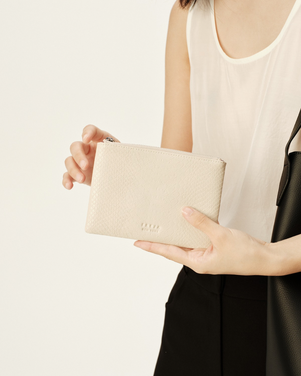 Zip Pouch 8 Oat Croc Zip Pouch 8 Oat Croc