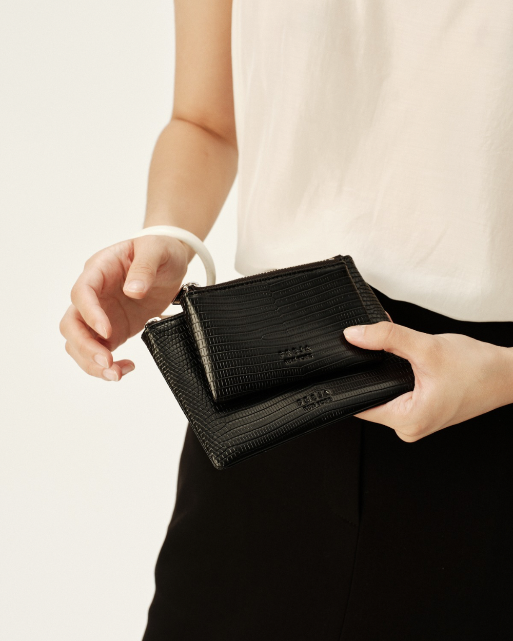 Zip Pouch 8 Black Lizard